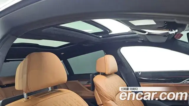 BMW 7 Series 2021 — Фото 17/20