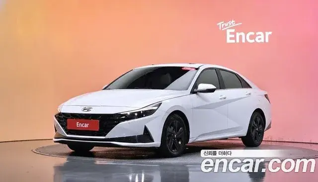Hyundai Avante 2020 — Фото 1/20