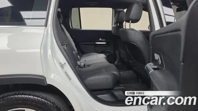 Mercedes-Benz GLB-Class 2022 — Photo 11/20