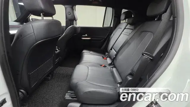 Mercedes-Benz GLB-Class 2022 — Photo 12/20