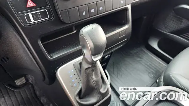 Hyundai Staria 2023 — Şəkil 9/20