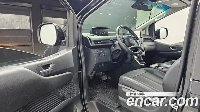 Hyundai Staria 2023 — Şəkil 10/20