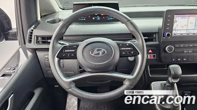 Hyundai Staria 2023 — Şəkil 13/20