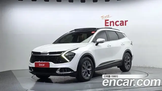 Kia Sportage 2021 — Фото 1/20
