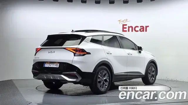 Kia Sportage 2021 — Фото 2/20