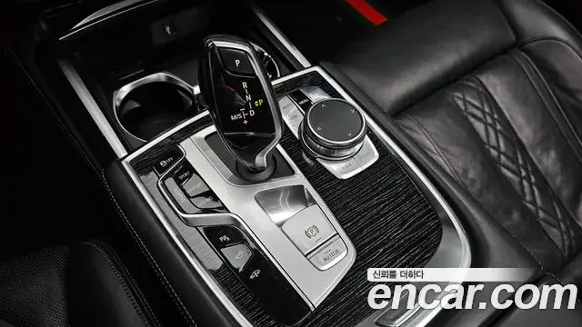 BMW 7 Series 2018 — Фото 9/20