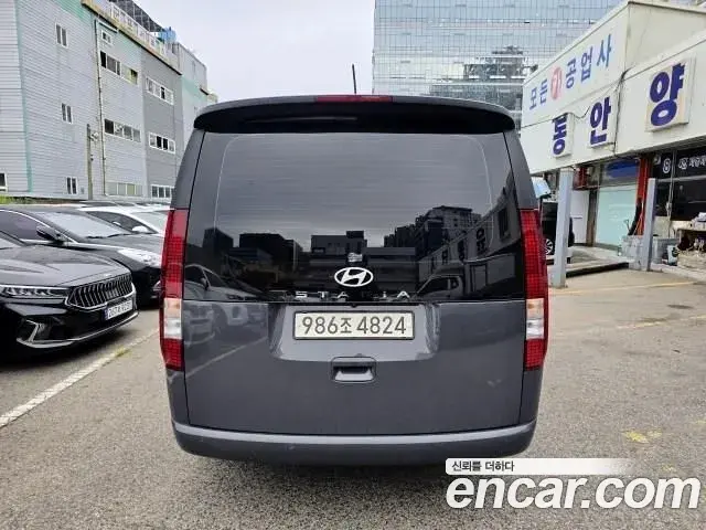Hyundai Staria 2024 — Фото 2/20