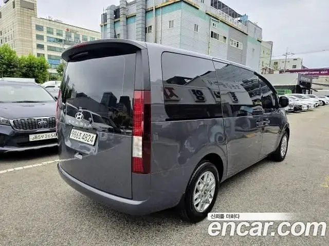 Hyundai Staria 2024 — Фото 3/20