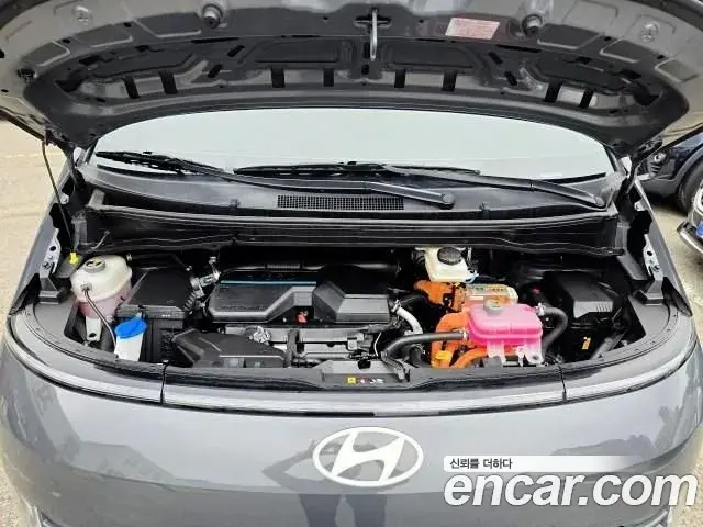 Hyundai Staria 2024 — Фото 4/20