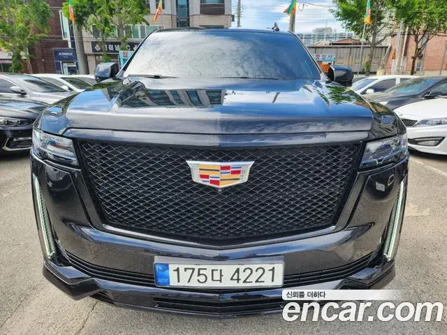 Cadillac Escalade 2023 — ფოტო 7/15