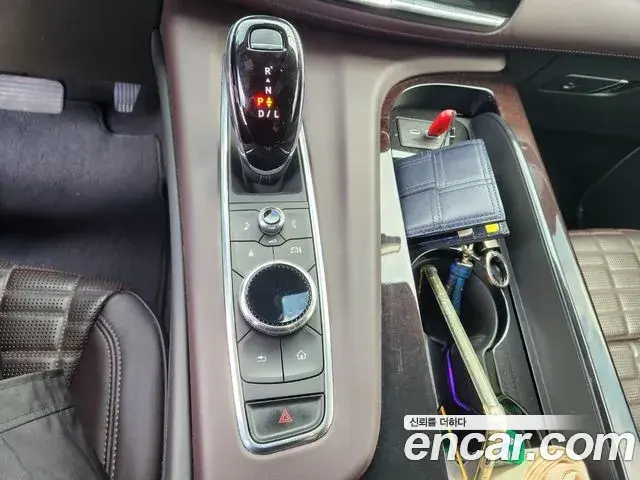 Cadillac Escalade 2023 — ფოტო 13/15