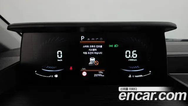 Hyundai Staria 2025 — Фото 8/20