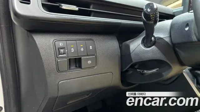 Hyundai Staria 2021 — Фото 16/20