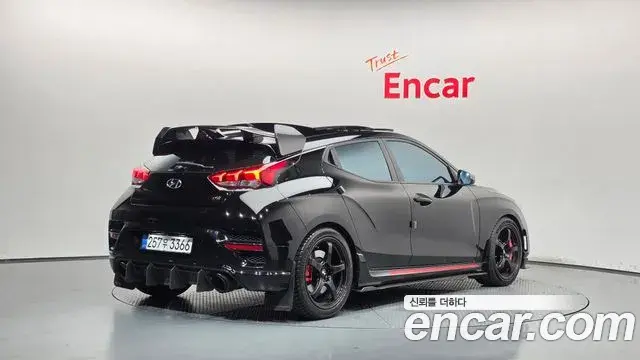 Hyundai Veloster 2020 — Фото 1/20