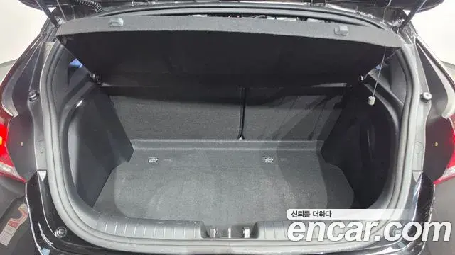 Hyundai Veloster 2020 — Фото 19/20