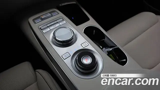 Genesis GV70 2023 — Photo 7/20