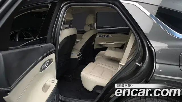 Genesis GV70 2023 — Photo 11/20