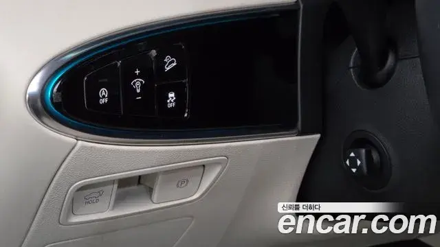 Genesis GV70 2023 — Photo 15/20