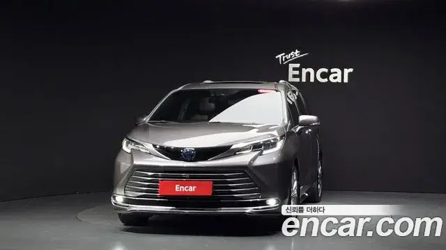 Toyota Sienna 2021 — Photo 3/20
