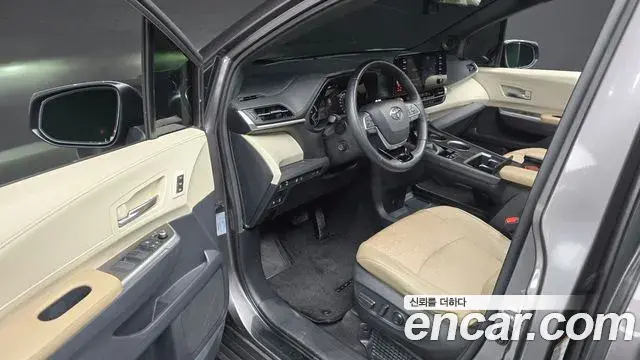 Toyota Sienna 2021 — Photo 10/20