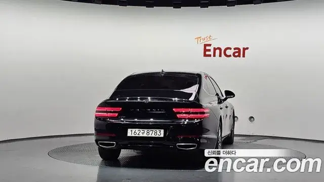Genesis Electrified G80 2022 — Photo 4/20