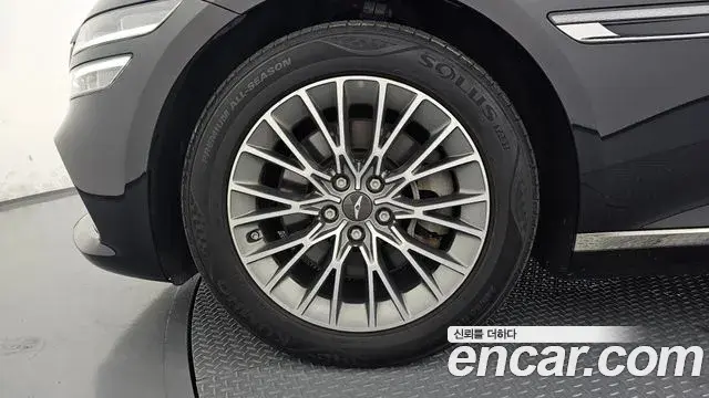 Genesis Electrified G80 2022 — Photo 5/20