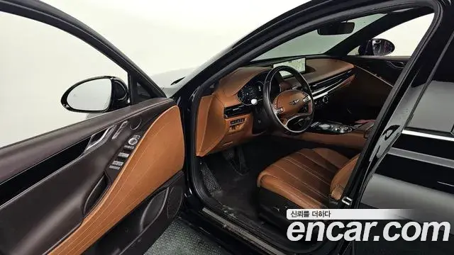 Genesis Electrified G80 2022 — Photo 10/20