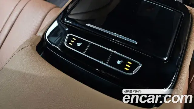 Genesis Electrified G80 2022 — Photo 18/20