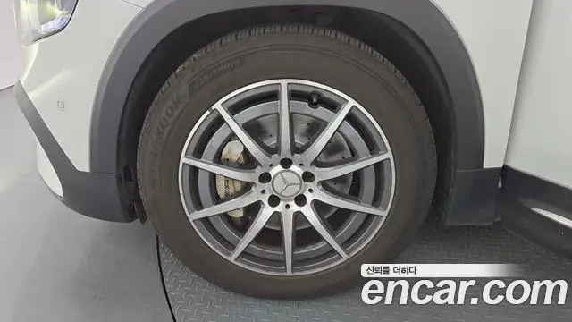Mercedes-Benz GLB-Class 2023 — ფოტო 5/20