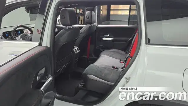 Mercedes-Benz GLB-Class 2023 — ფოტო 11/20