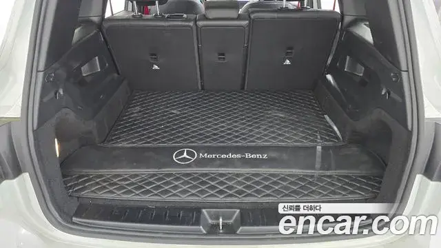 Mercedes-Benz GLB-Class 2023 — ფოტო 16/20