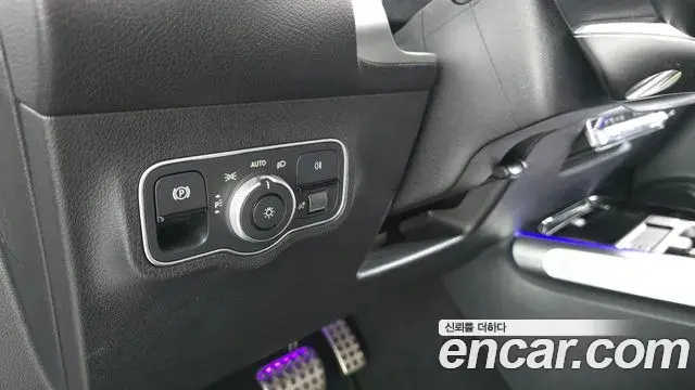 Mercedes-Benz GLB-Class 2023 — ფოტო 19/20