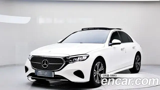 Mercedes-Benz E-Class 2024 — Photo 20/20