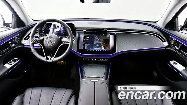 Mercedes-Benz E-Class 2024 — Photo 7/20