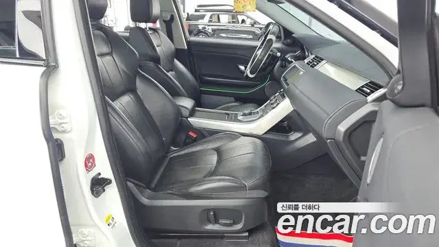 Land Rover Range Rover Evoque 2019 — Photo 17/20