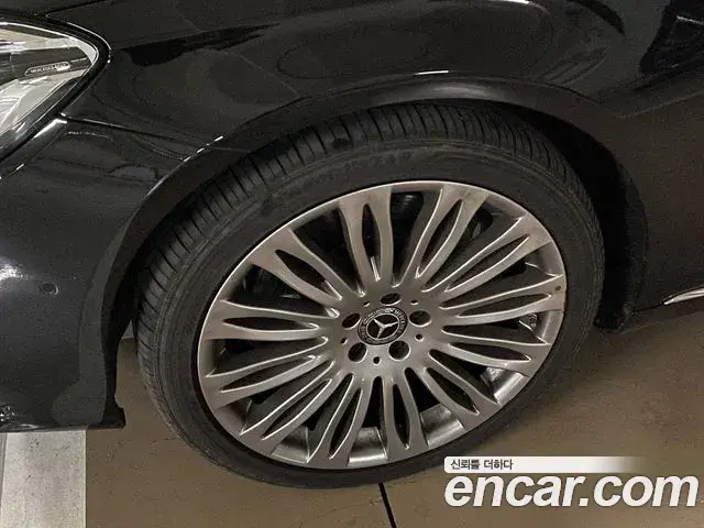 Mercedes-Benz S-Class 2019 — Photo 4/19