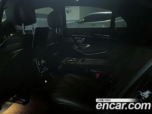 Mercedes-Benz S-Class 2019 — Photo 9/19