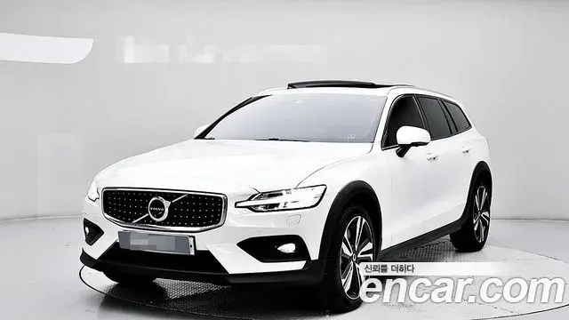 Volvo V60 Cross Country 2019 — Фото 9/20