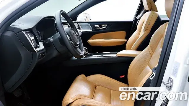 Volvo V60 Cross Country 2019 — Фото 16/20