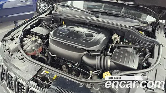 Jeep Grand Cherokee 2021 — Photo 24/32