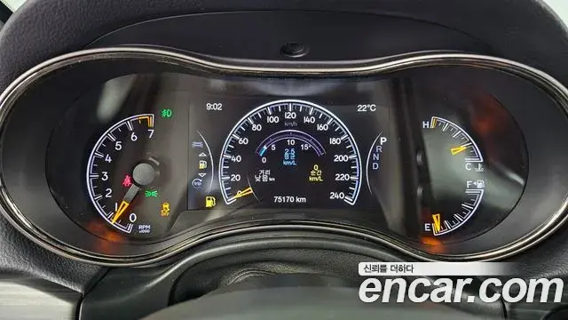 Jeep Grand Cherokee 2021 — Photo 9/32
