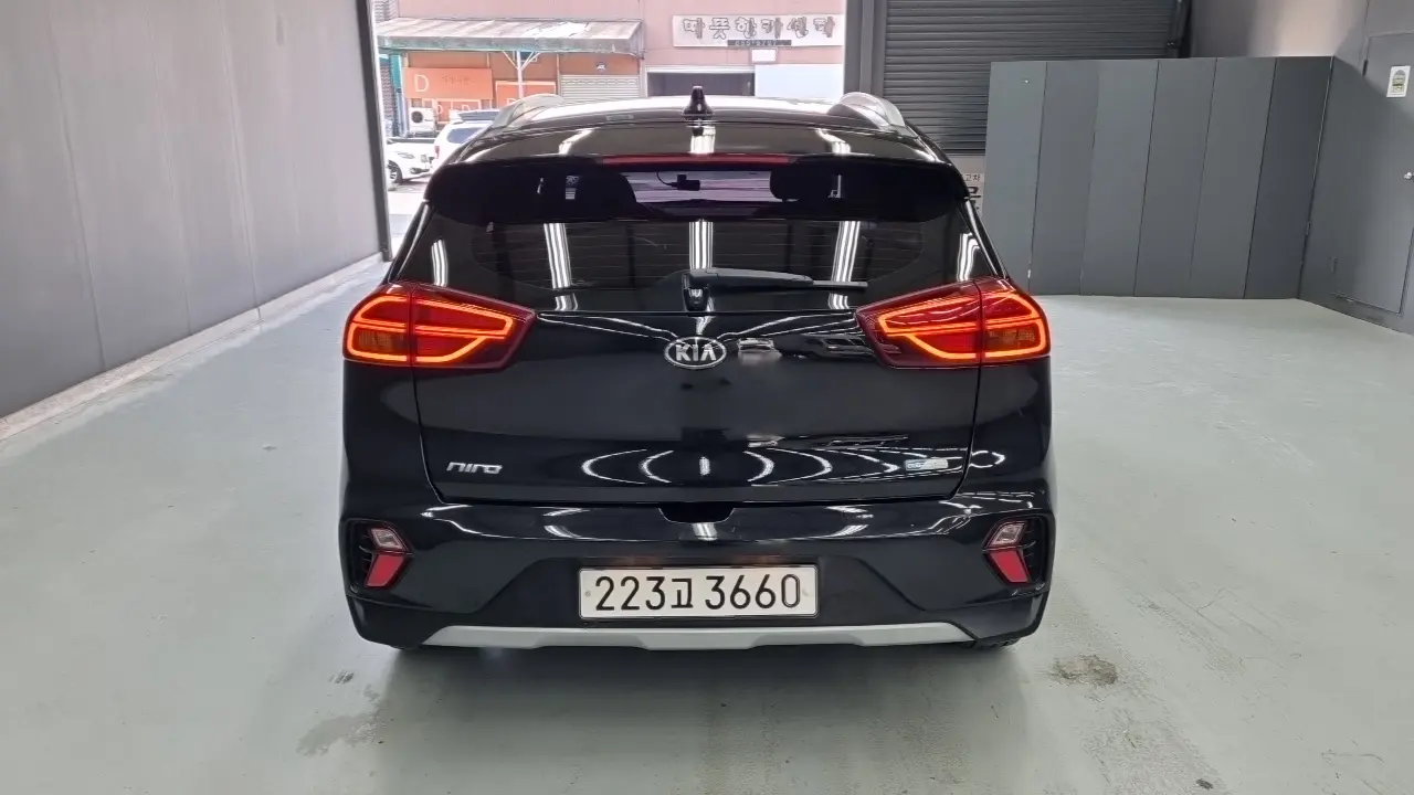 Kia Niro 2021 — Фото 3/18