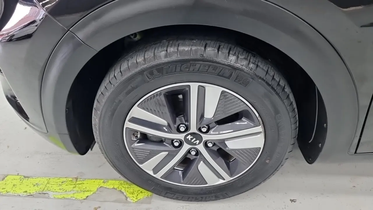 Kia Niro 2021 — Фото 18/18