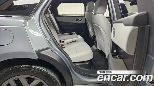 Land Rover Range Rover Velar 2025 — Photo 19/34