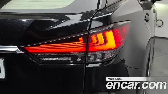 Lexus RX450h 2020 — ფოტო 32/36