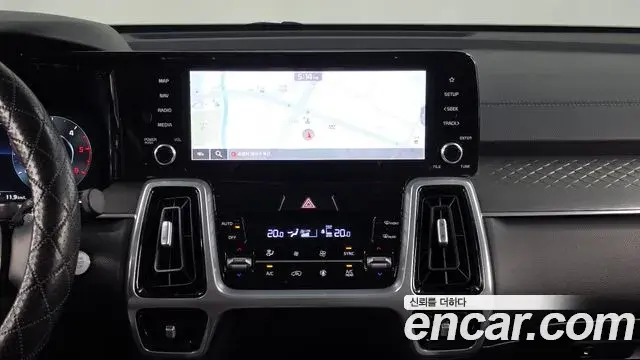 Kia Sorento 2021 — Photo 14/20