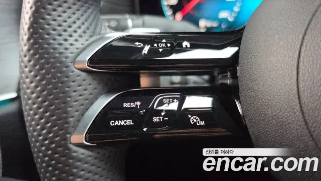 Mercedes-Benz E-Class 2022 — Photo 16/20