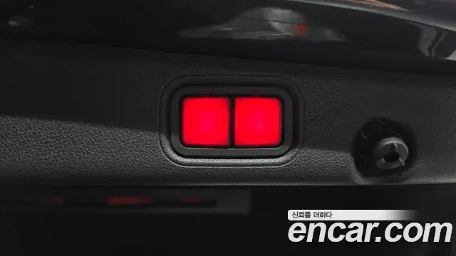 Mercedes-Benz E-Class 2022 — Photo 18/20