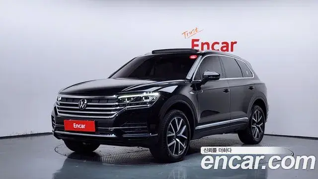 Volkswagen Touareg 2023 — Photo 28/37