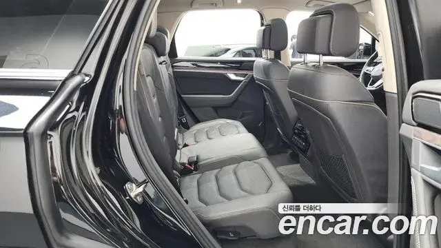 Volkswagen Touareg 2023 — Photo 15/37